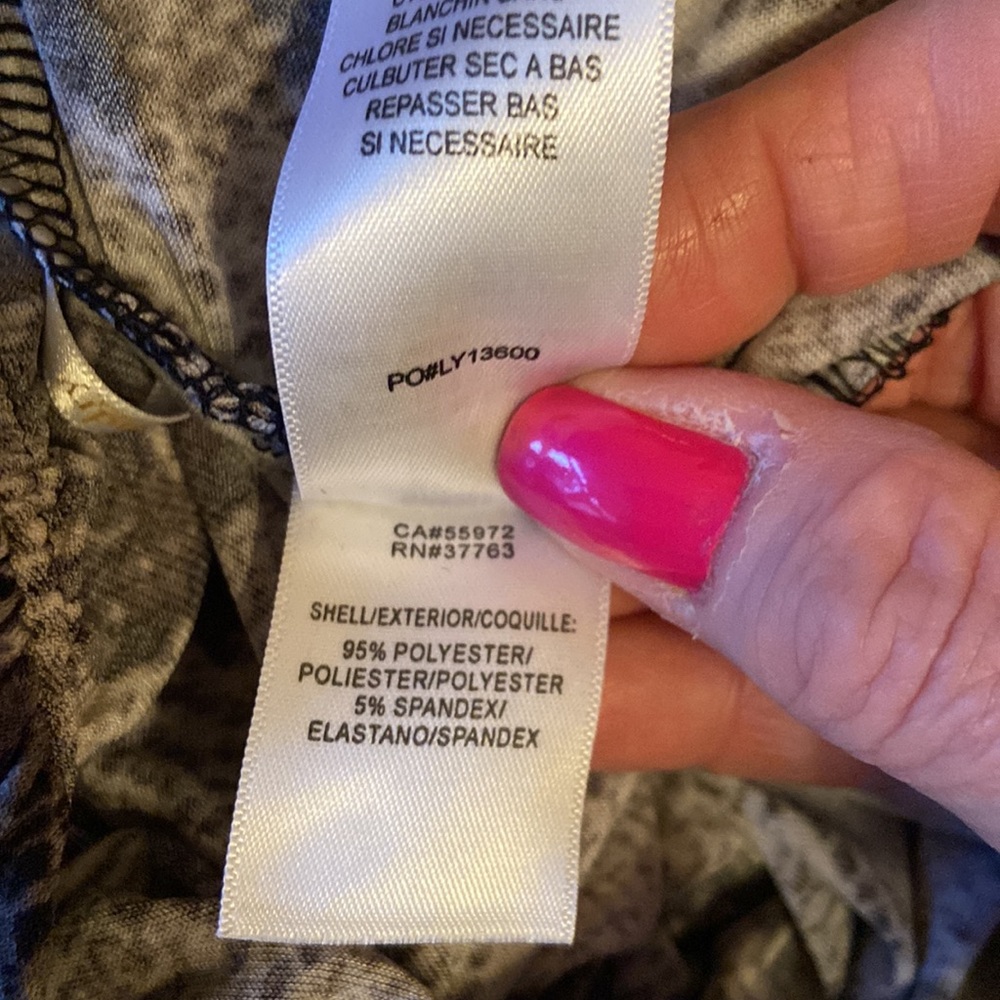 Laundry By Shelli Segal Python Print Surplus Top - image 7